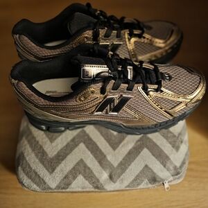 New Balance Men's Sneakers - Black and Gold